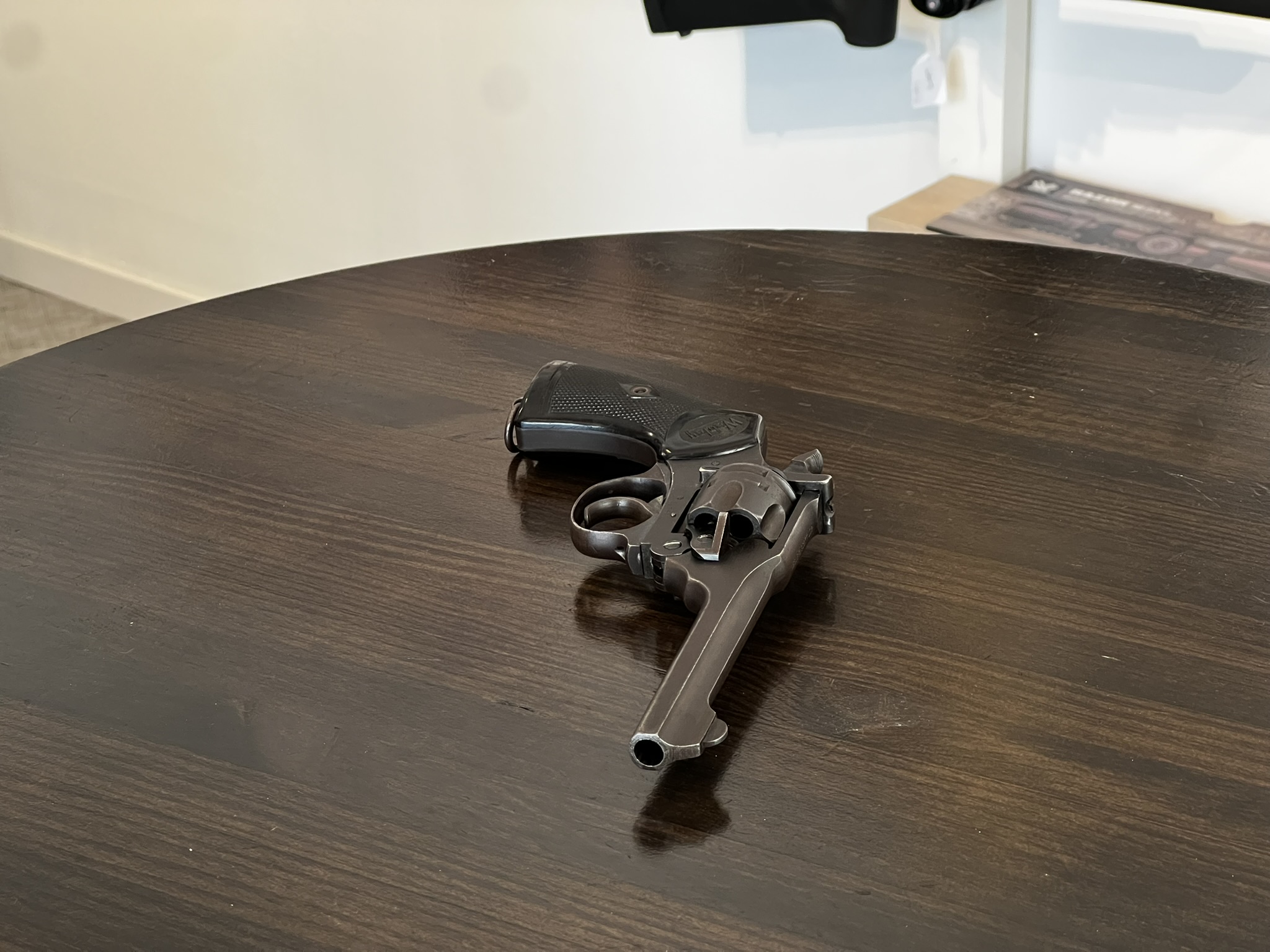 Revolver WEBLEY & SCOTT MARK IV .38 S&W – Image 2