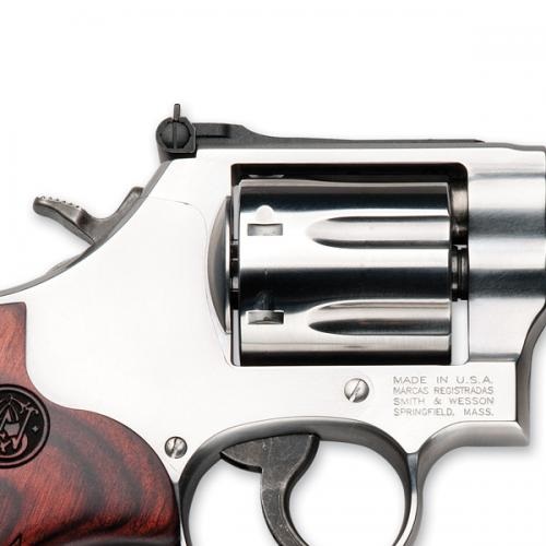 REVOLVER S&W 686 PLUS LUXE CAL.357MAG CROSSE BOIS 7 COUPS 6″ – Image 3