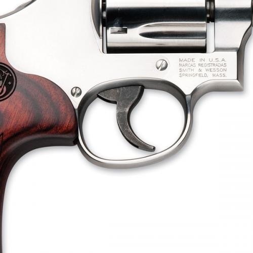 REVOLVER S&W 686 PLUS LUXE CAL.357MAG CROSSE BOIS 7 COUPS 6″ – Image 4